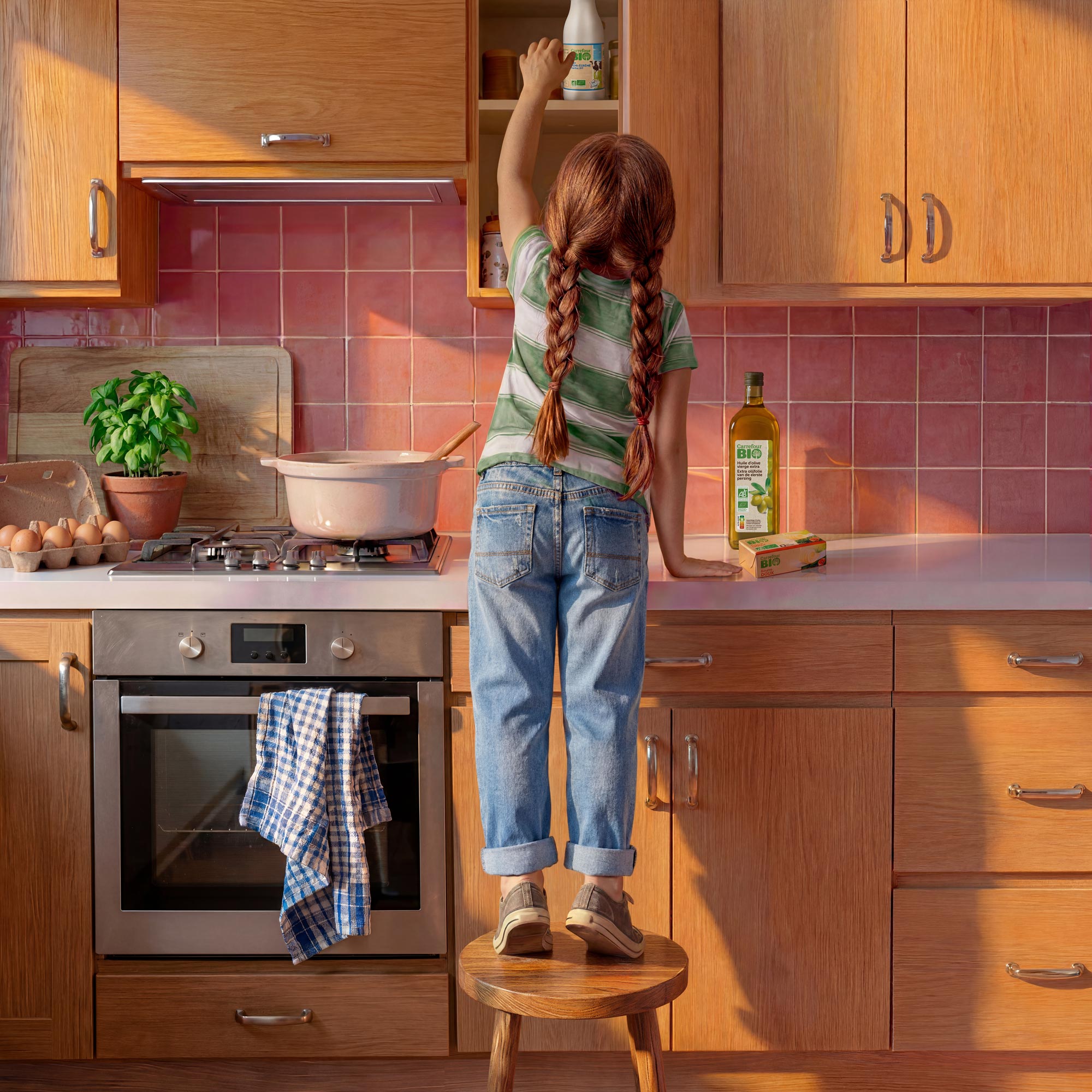 Visuel IA Carrefour BIO montrant une enfant dans une cuisine